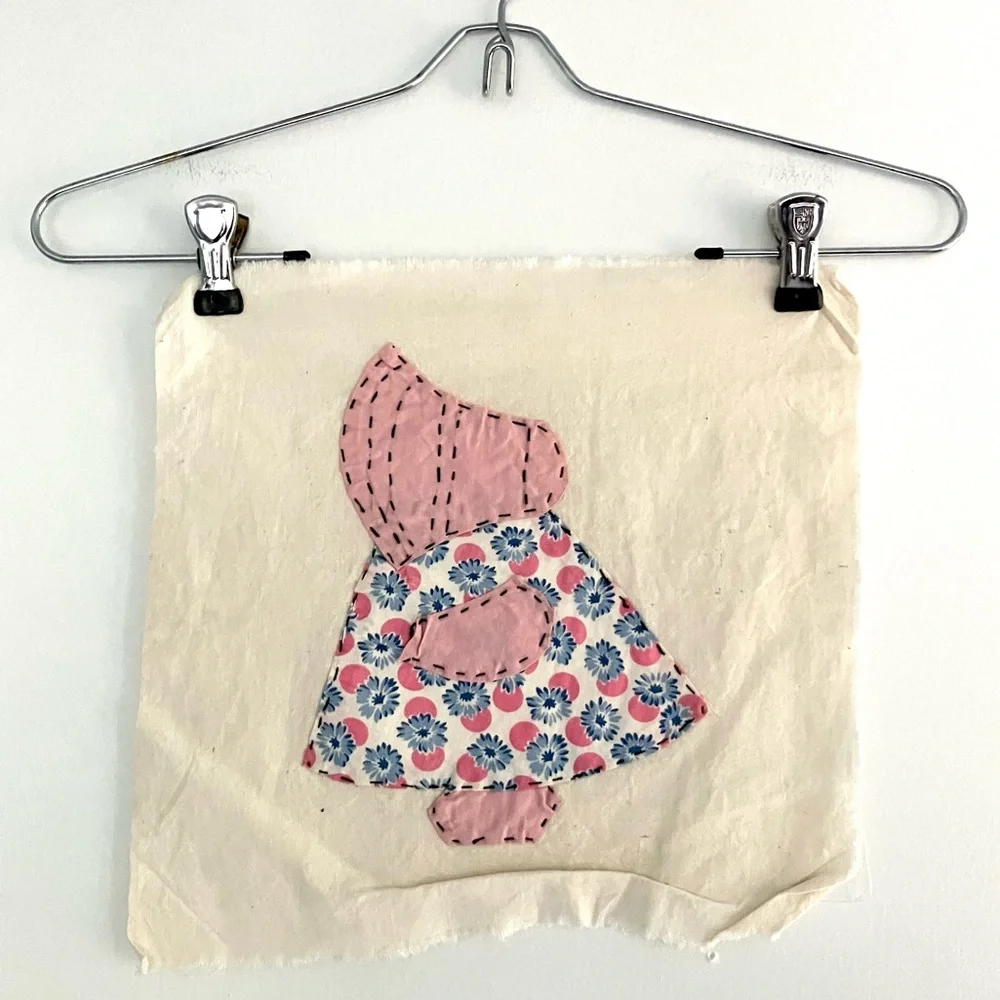 Vintage 40’s floral feedsack bonnet girl handmade quilt square linen